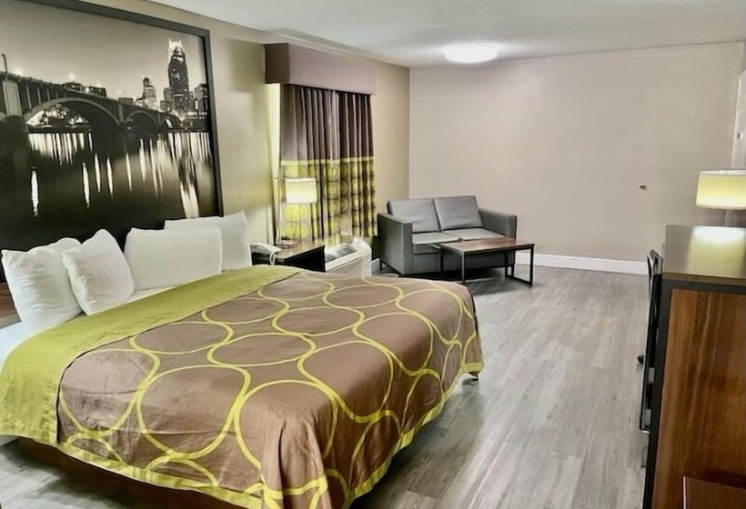 فندق Super 8 By Wyndham Bay St. Louis