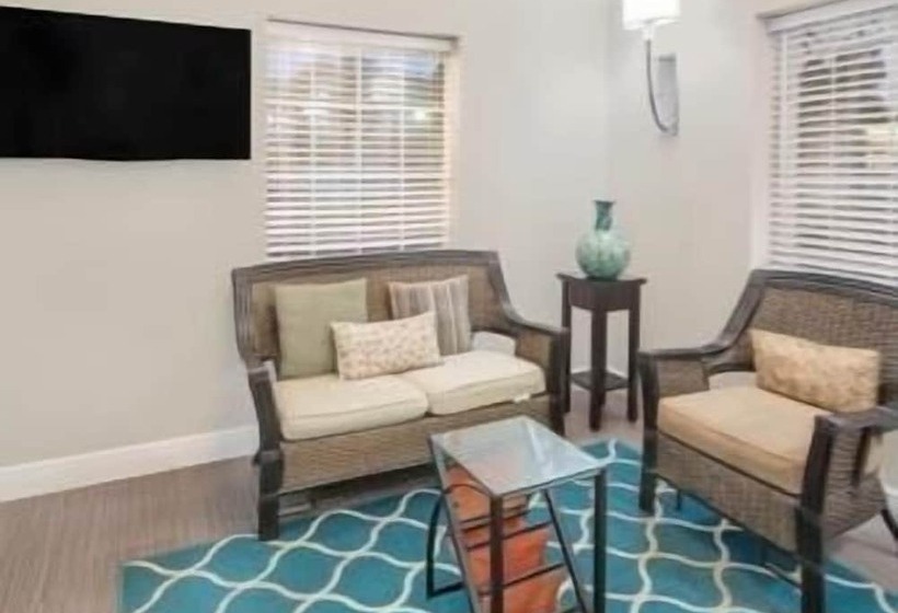 فندق Super 8 By Wyndham Bay St. Louis