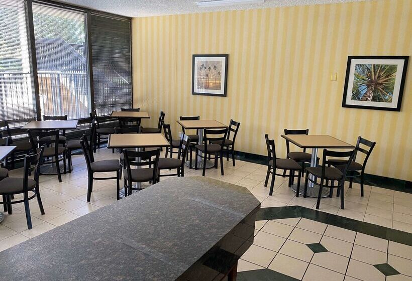 فندق Quality Inn