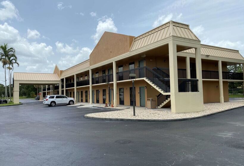 فندق Quality Inn