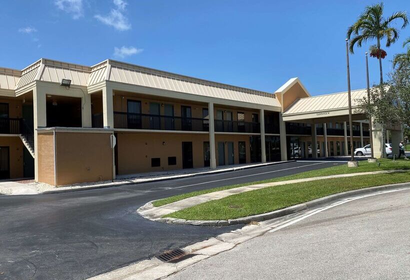 فندق Quality Inn