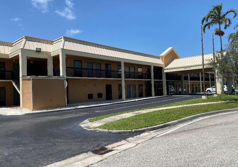 فندق Quality Inn