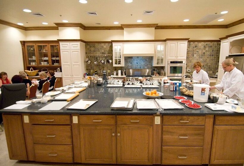 فندق The Osthoff Resort