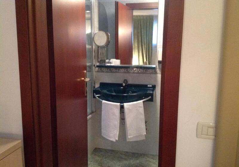 هتل Villa Cipro
