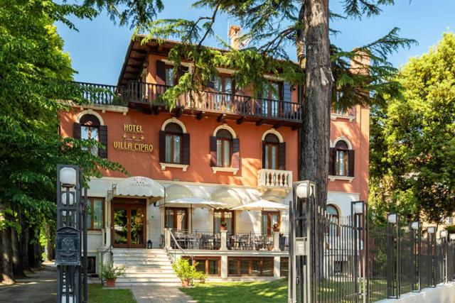 هتل Villa Cipro