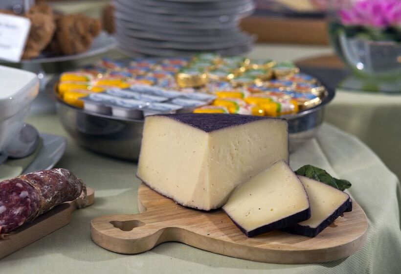 فندق Villa Durrueli Resort & Spa