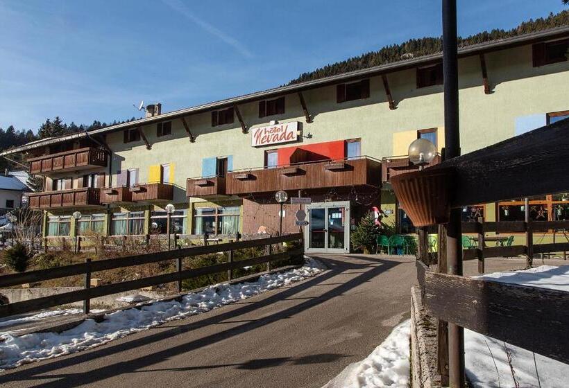 בית מלון כפרי Villaggio Nevada