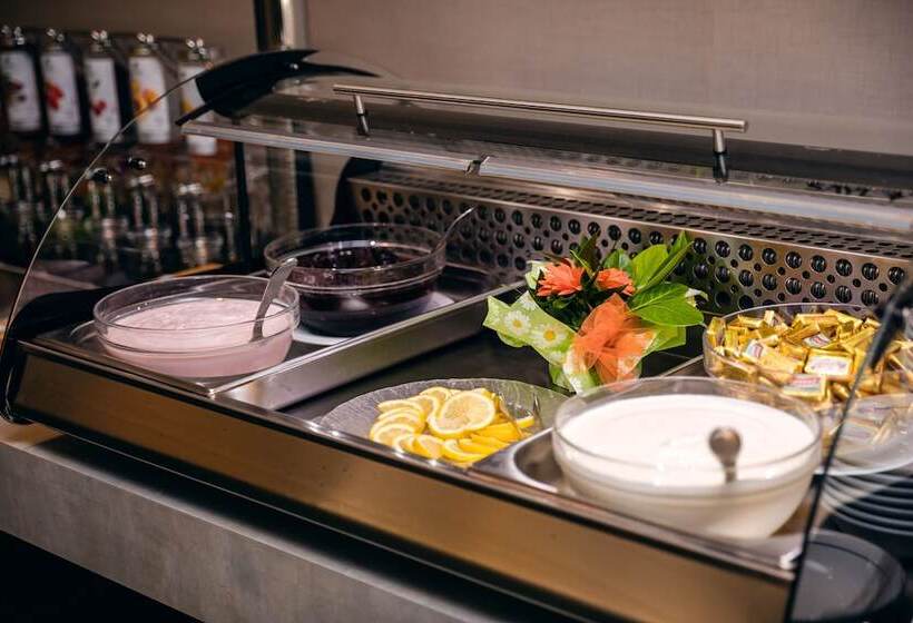 فندق Waldorf Palace