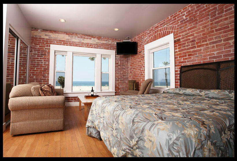 Venice Beach Suites & Hotel