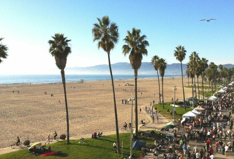 Venice Beach Suites & Hotel