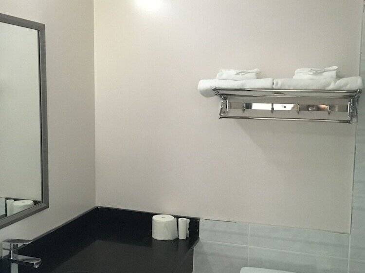 فندق صغير Kluane Park Inn