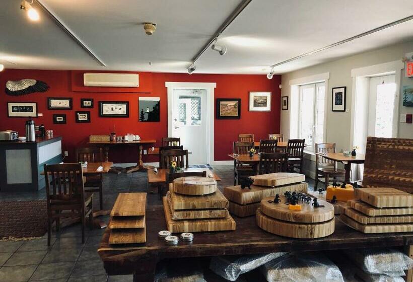 Bed and Breakfast The Water's Edge Inn & Gallery