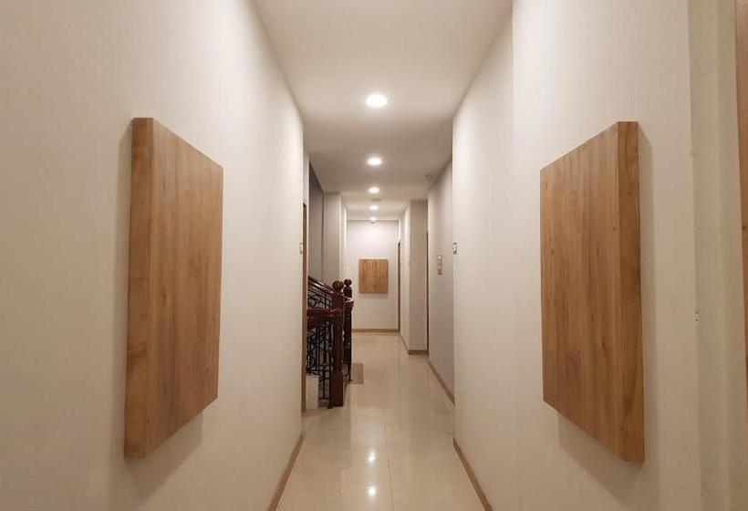 酒店 Oyo 90015 Platinum Guest House