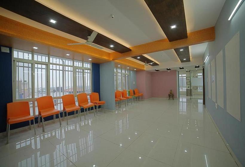 בית מלון כפרי Treebo Trend Sai Arra Bangalore Airport