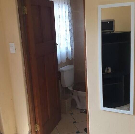 مبيت وإفطار Doube Room In Lovely Historian Guesthous