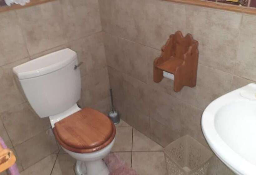 مبيت وإفطار Doube Room In Lovely Historian Guesthous