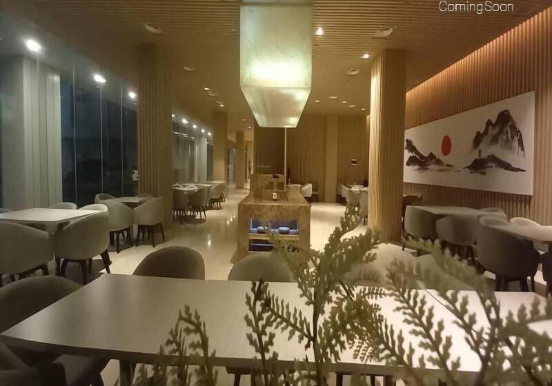 Louis Kienne Cikarang Hotel & Service Apartment