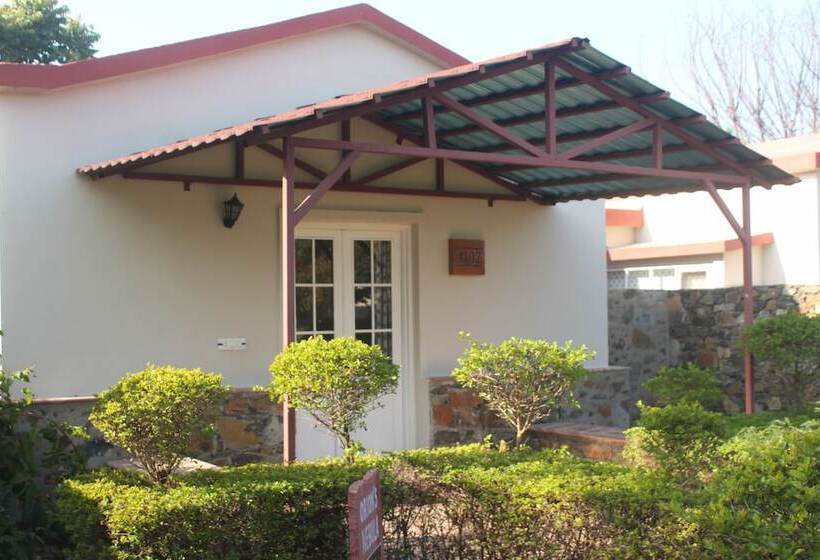 אתר נופש Astroport Sariska Treetop By Eight Continents