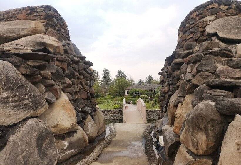 אתר נופש Astroport Sariska Treetop By Eight Continents