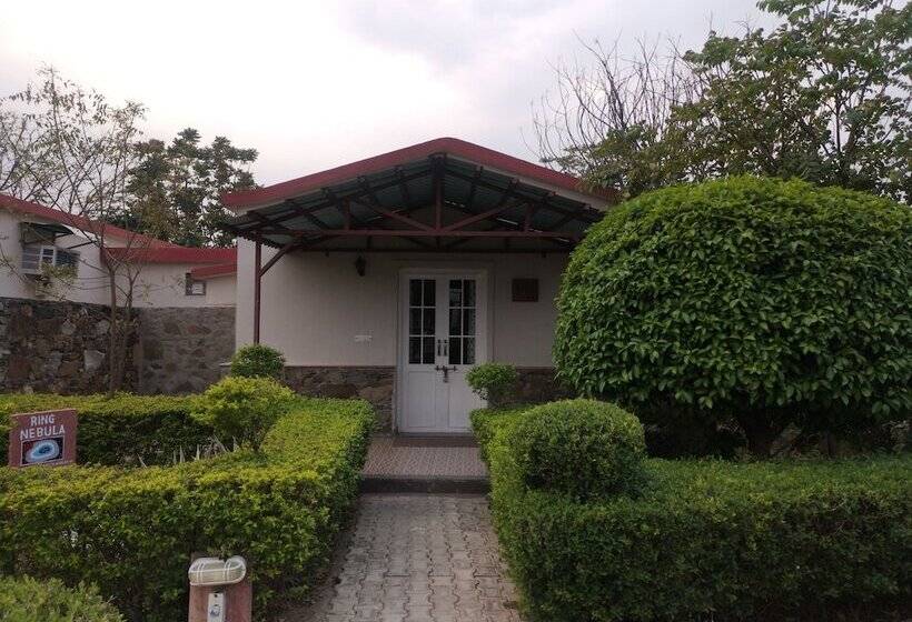 אתר נופש Astroport Sariska Treetop By Eight Continents