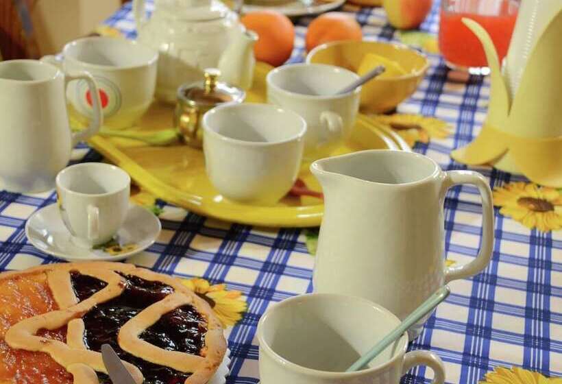 Country House With Pool At 700 Meters, Cycling And Walking Opportunities