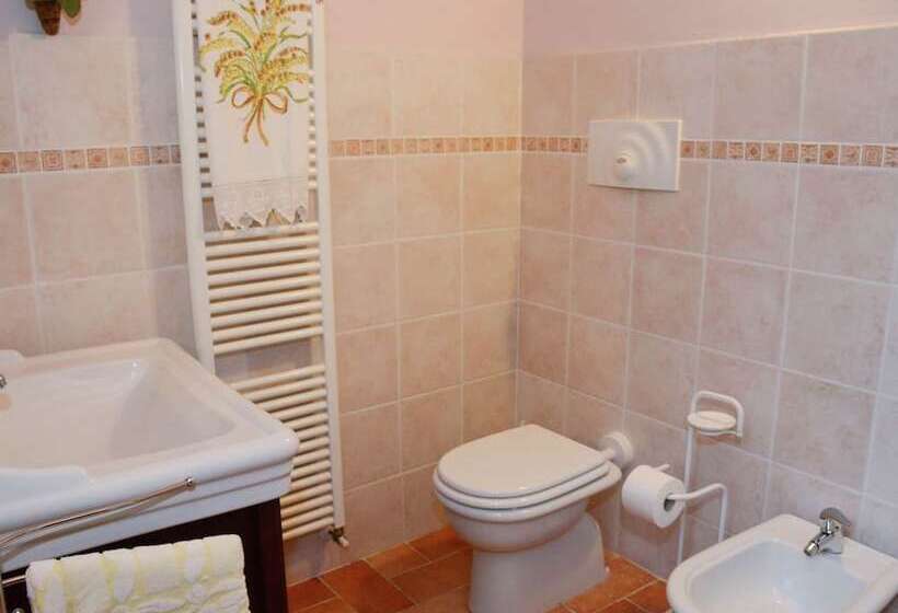 Country House With Pool At 700 Meters, Cycling And Walking Opportunities