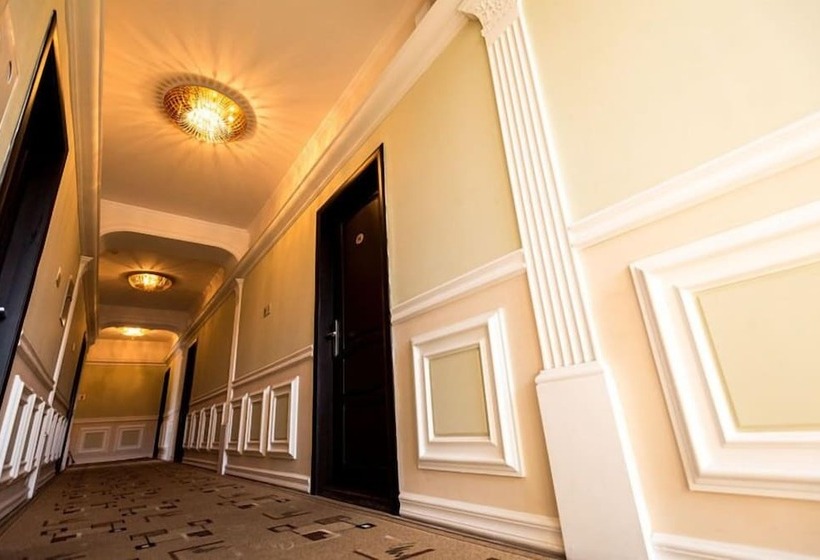 فندق فئة نجمة واحدة Art