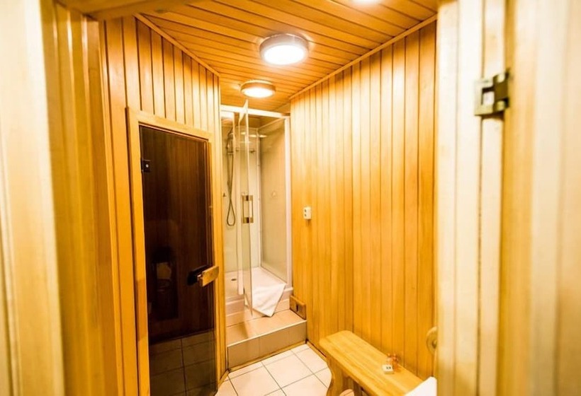 فندق فئة نجمة واحدة Art