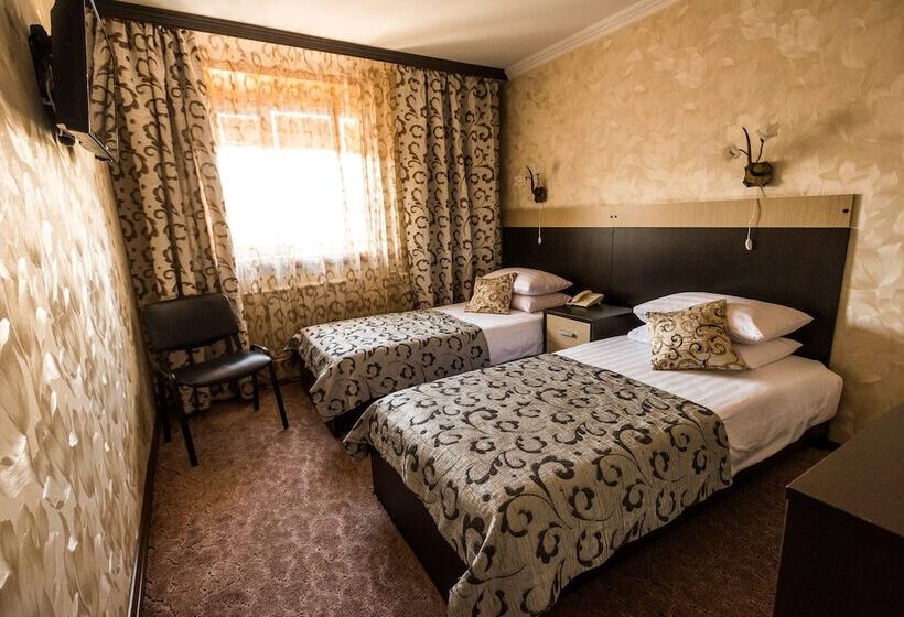 فندق فئة نجمة واحدة Art