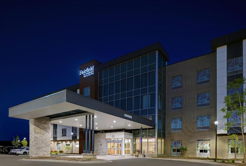 فندق Fairfield Inn & Suites By Marriott Milwaukee Brookfield