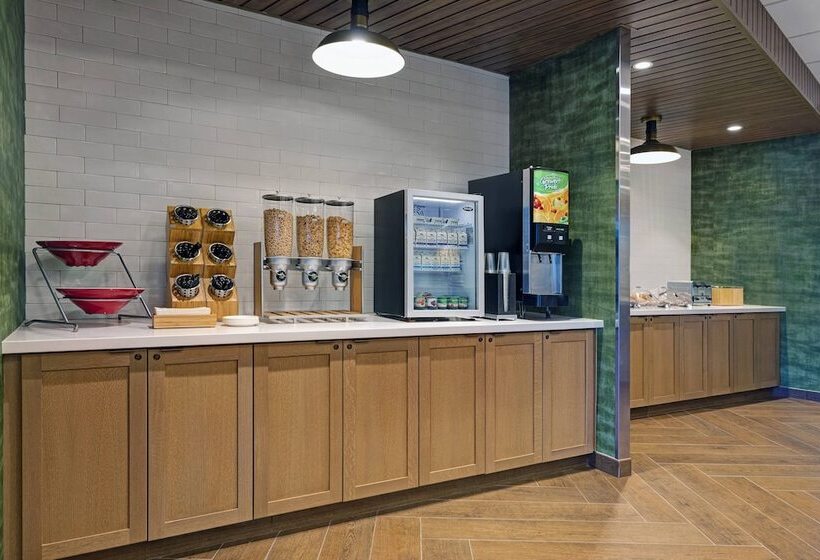 فندق Fairfield Inn & Suites By Marriott Milwaukee Brookfield