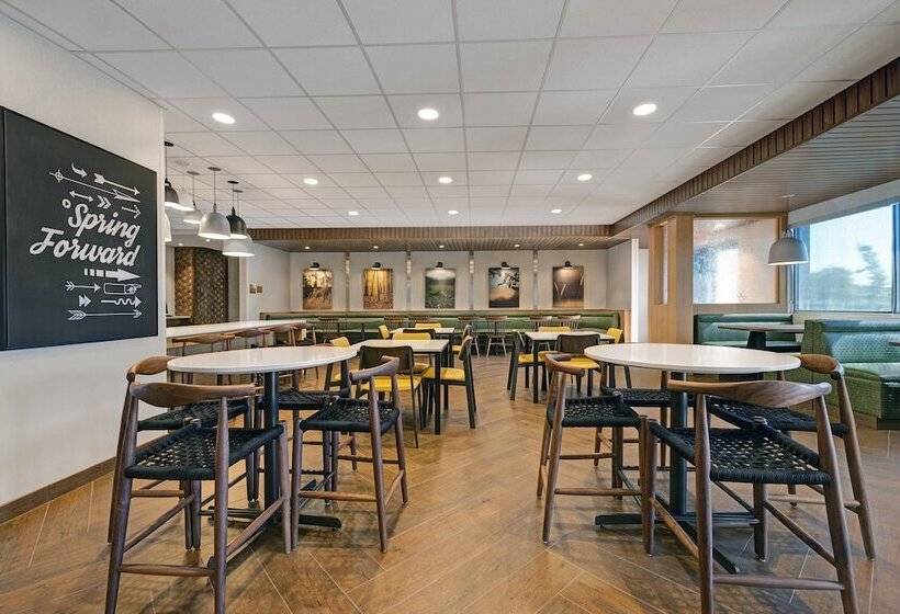 فندق Fairfield Inn & Suites By Marriott Milwaukee Brookfield