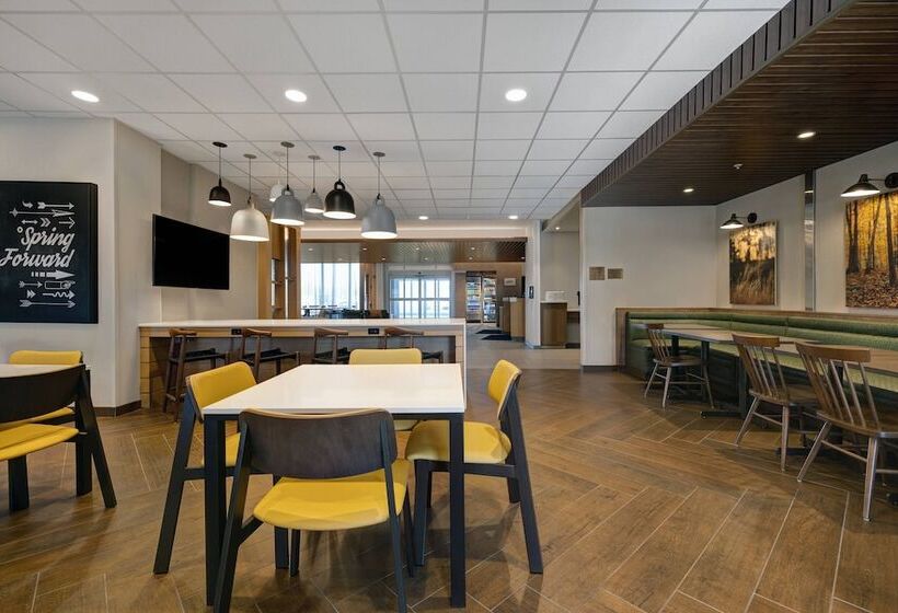 فندق Fairfield Inn & Suites By Marriott Milwaukee Brookfield