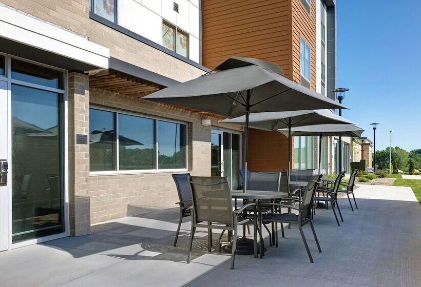 فندق Fairfield Inn & Suites By Marriott Milwaukee Brookfield