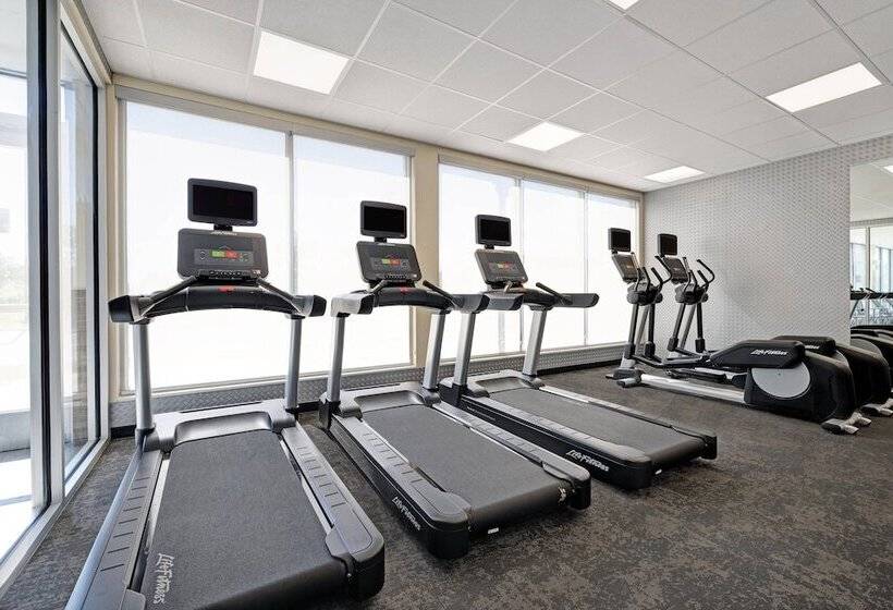 فندق Fairfield Inn & Suites By Marriott Milwaukee Brookfield