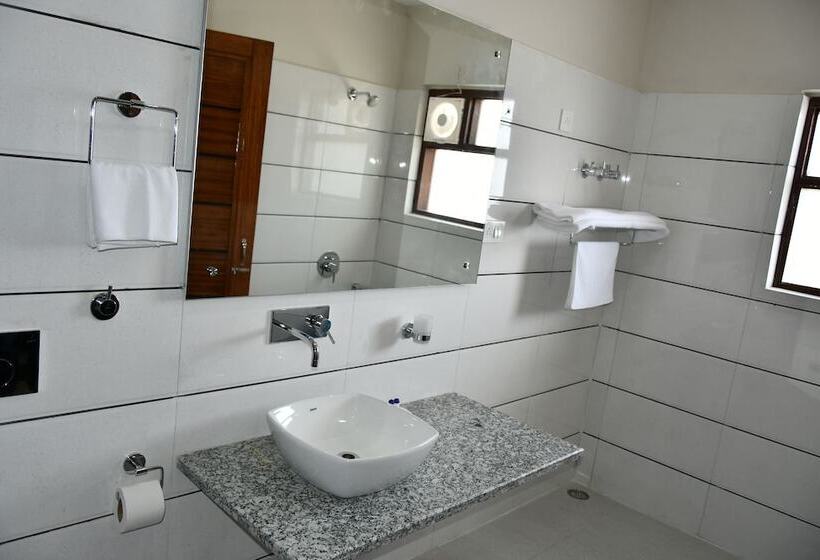 Отель Flyers Paradise