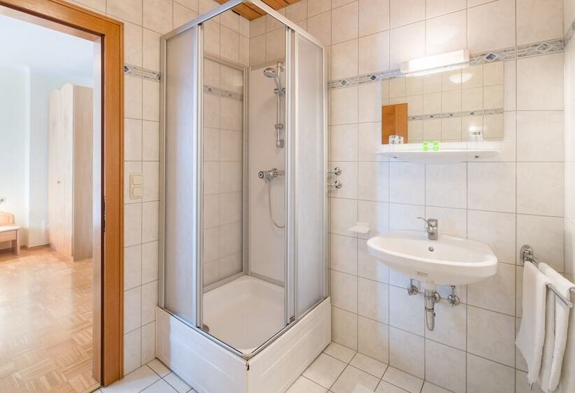 ホテル Gasthof Gruber