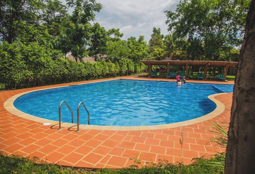 בית מלון כפרי Hanchey Bamboo Resort