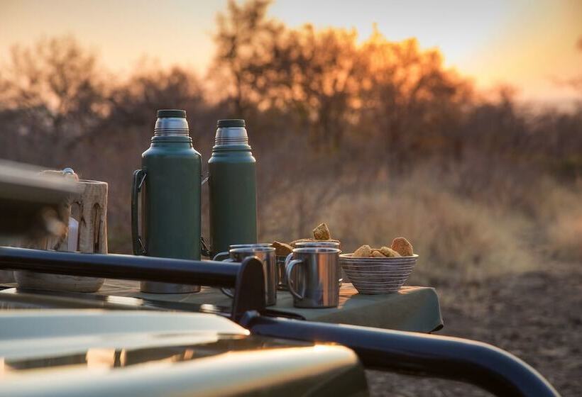 فندق Nkala Safari Lodge