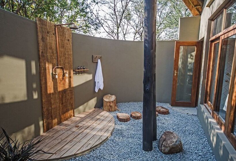 فندق Nkala Safari Lodge