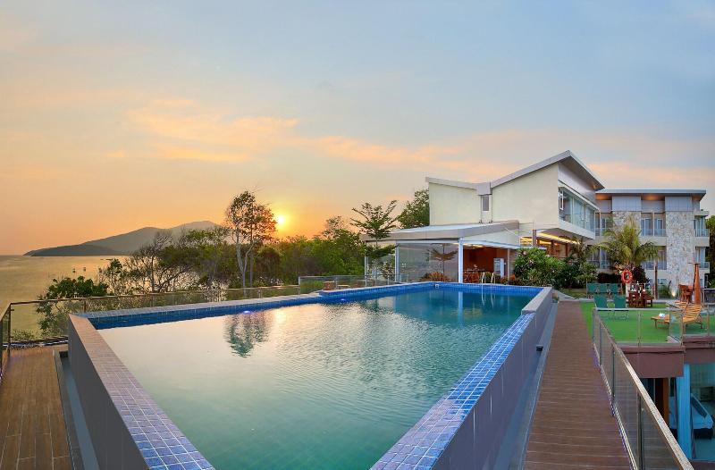 فندق Royal Ocean Resort Karimunjawa