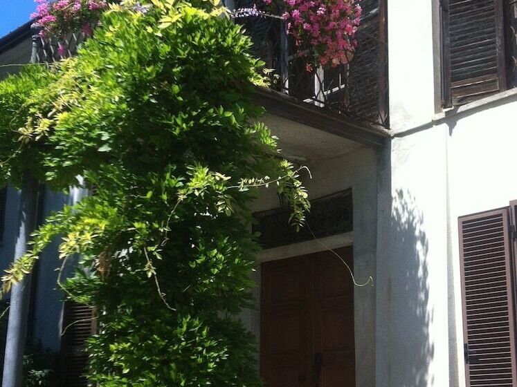 בית מלון כפרי Cascina Zenevrea