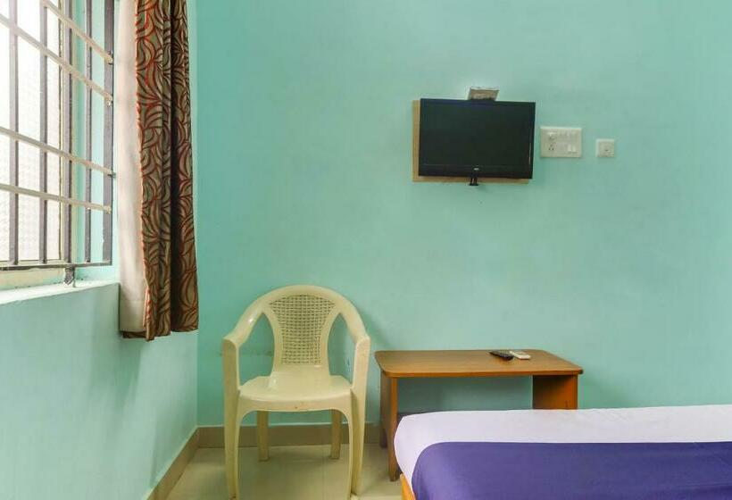 هتل Spot On 75475 Cn Guest House