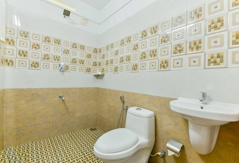 בית מלון כפרי Vale Castle By Oyo Rooms