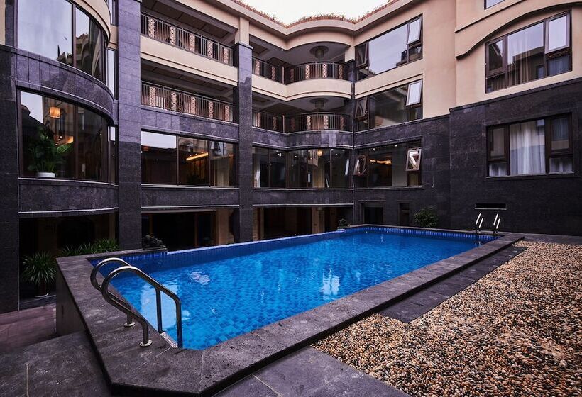 هتل Xishuangbana Yunshangpin