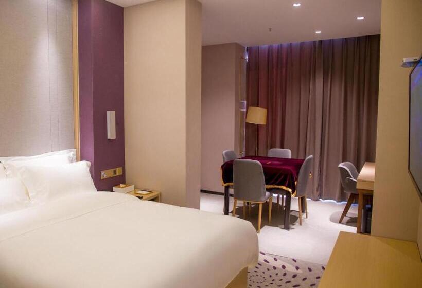 Lavande Hotel Shiyan Sanyan Branch