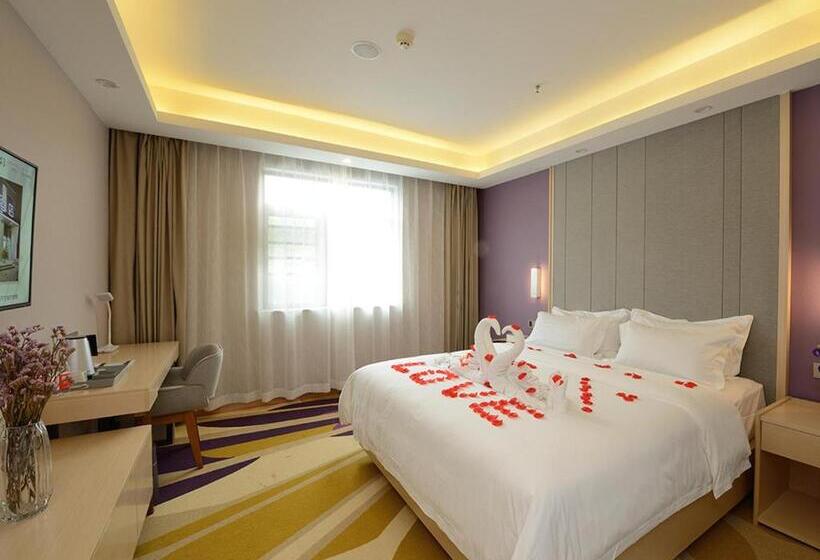 Lavande Hotel Shiyan Sanyan Branch