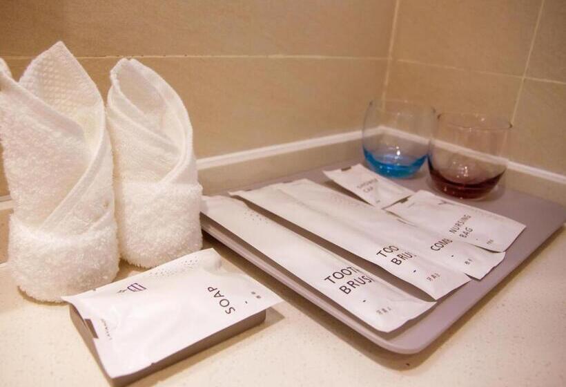 Lavande Hotel Shiyan Sanyan Branch