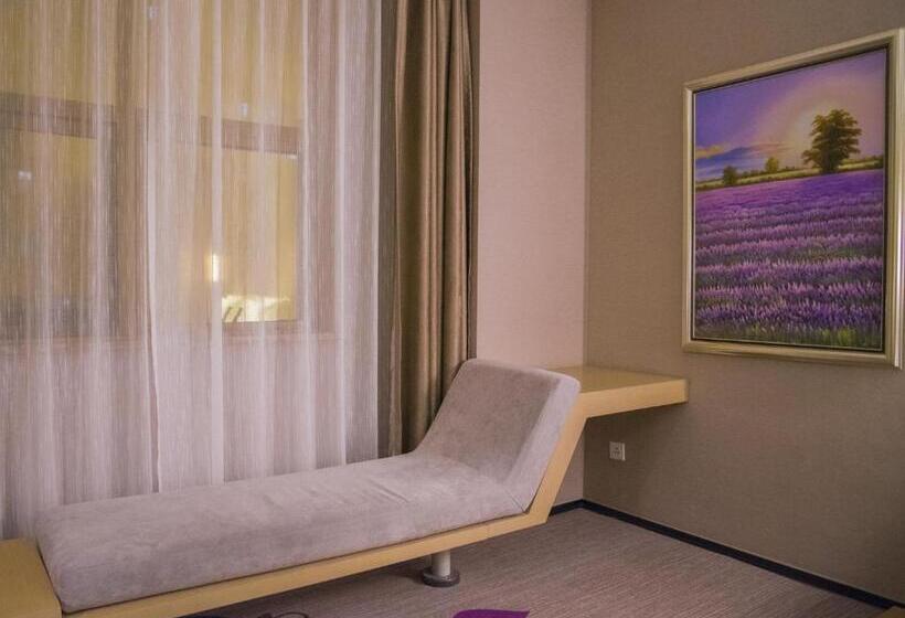 Lavande Hotel Xiantao Xintiandi International Plaza
