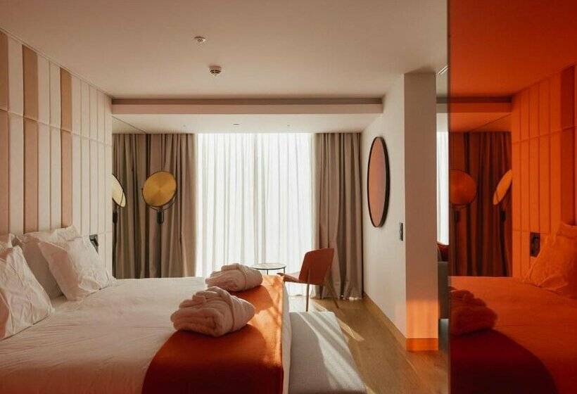 Lumen Hotel & The Lisbon Light Show